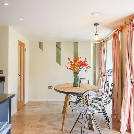 Pennare Barton Large Barn Holiday home