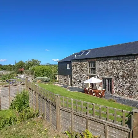 Pennare Barton Large Barn Holiday home *