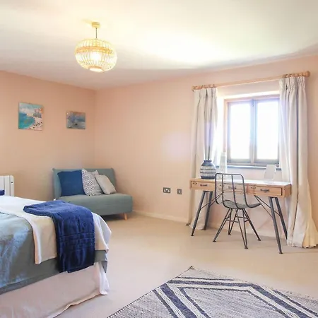 Pennare Barton Large Barn Holiday home