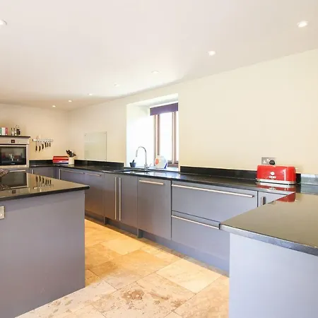 Pennare Barton Large Barn Holiday home Helston