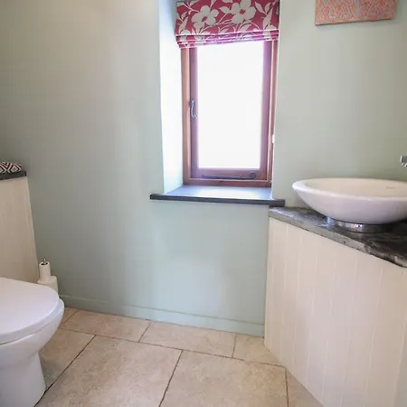 Pennare Barton Large Barn Holiday home *