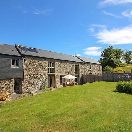 Pennare Barton Large Barn Holiday home Helston