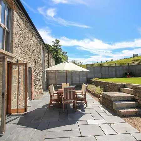 Pennare Barton Large Barn Holiday home