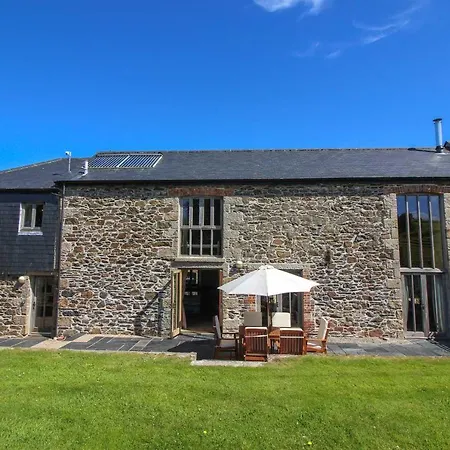 Pennare Barton Large Barn Holiday home